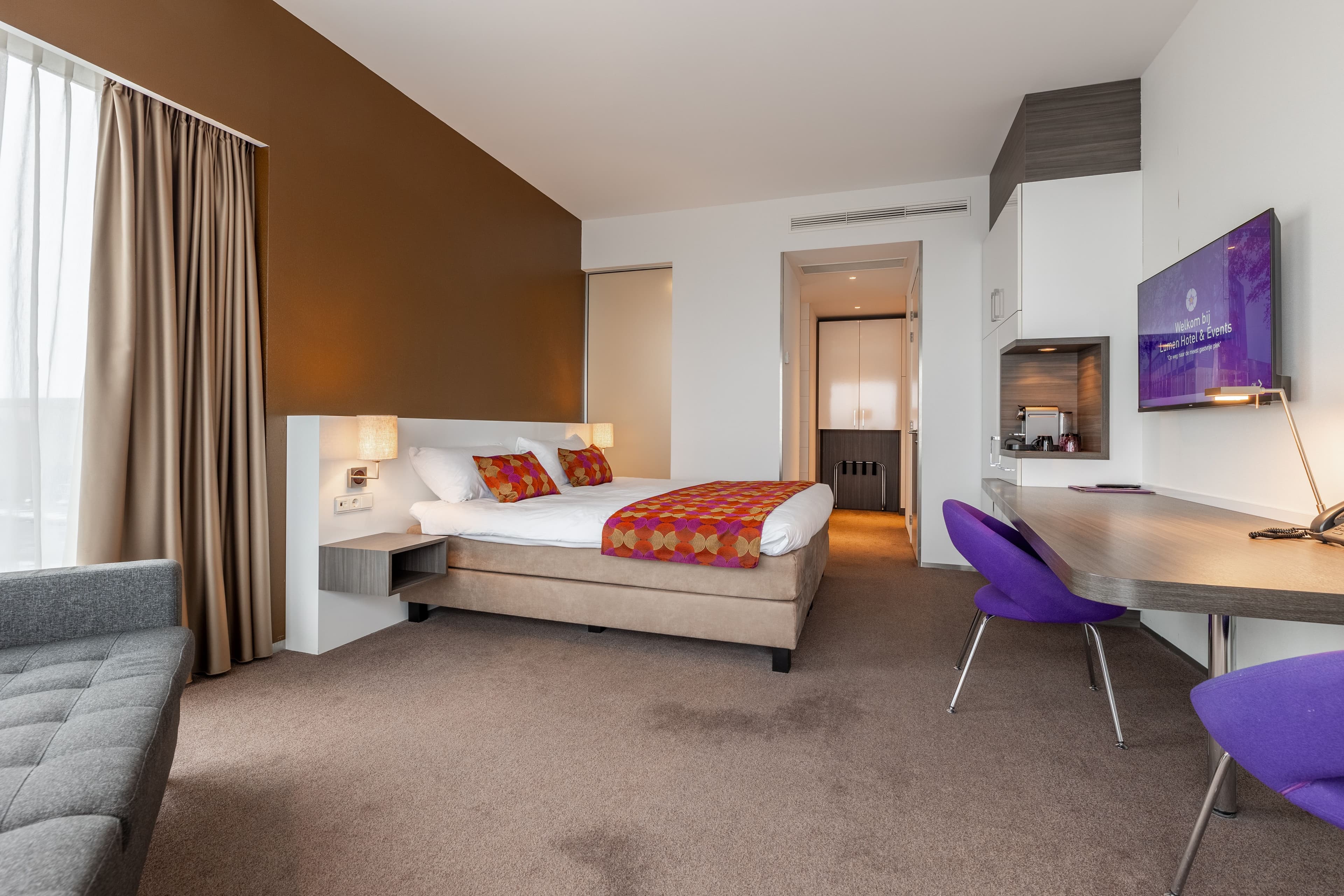 Comfort Family Room - 2.jpg